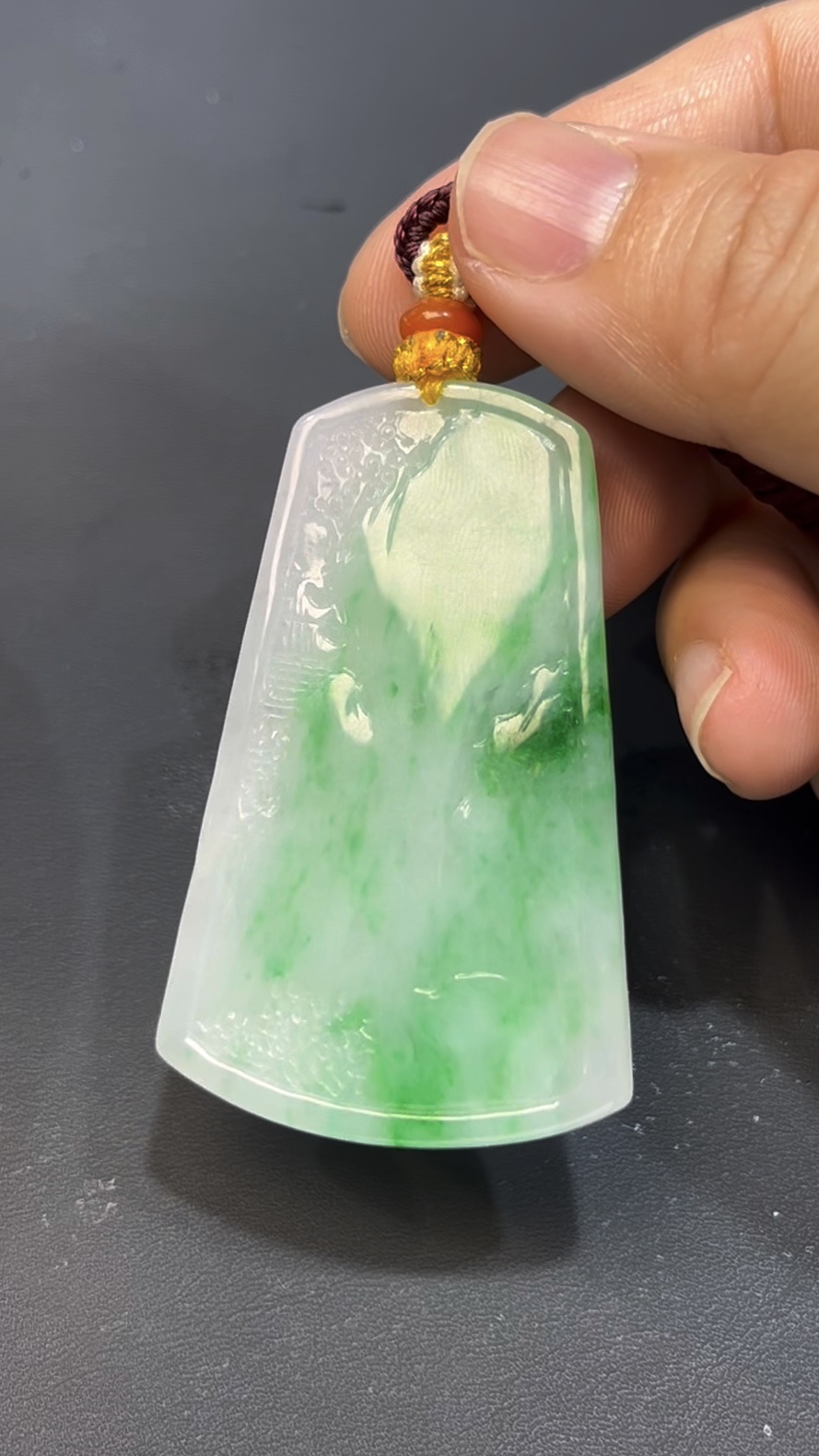 白底青翡翠山水牌吊墜 天然A貨玉雕 質地細膩 雕工精緻 山水意境 高級翡翠收藏推薦 編號638 5 白底青翡翠山水牌吊墜 天然A貨玉雕 質地細膩 雕工精緻 山水意境 高級翡翠收藏推薦 編號638 - Image 5