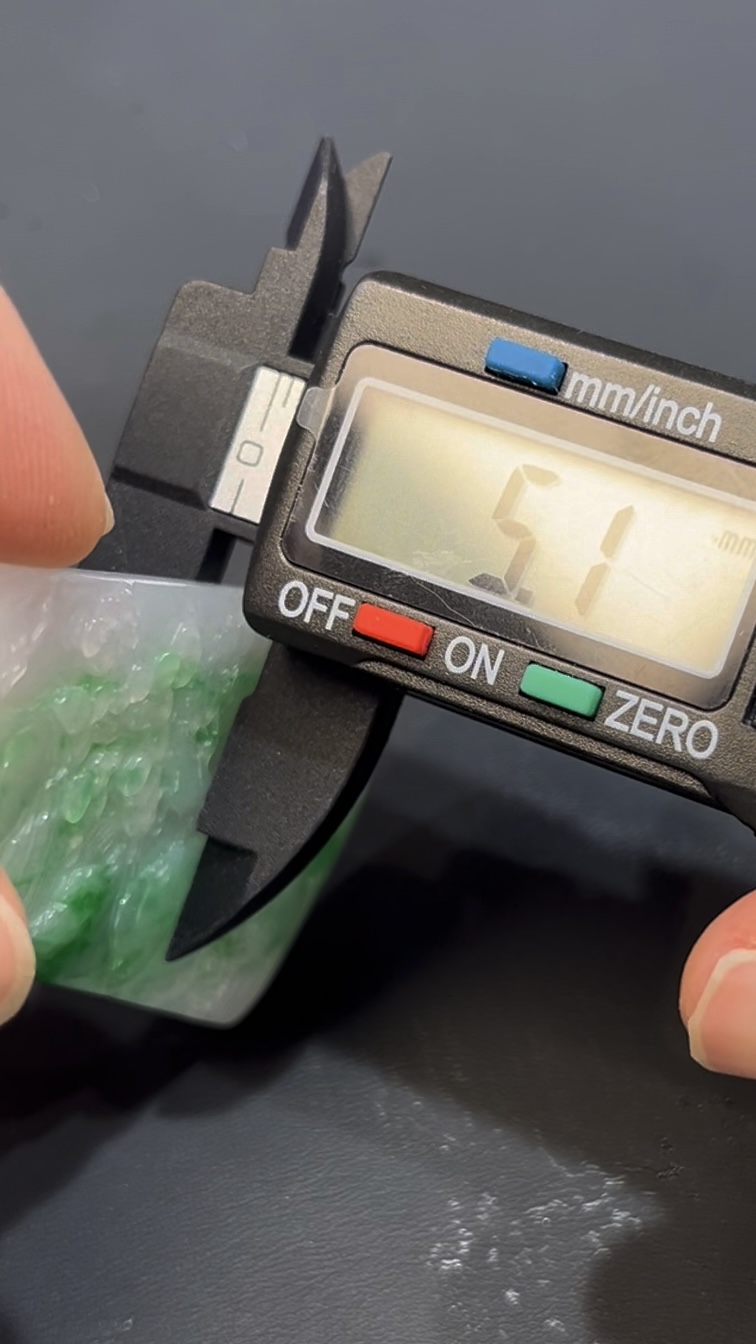 白底青翡翠山水牌吊墜 天然A貨玉雕 質地細膩 雕工精緻 山水意境 高級翡翠收藏推薦 編號638 9 白底青翡翠山水牌吊墜 天然A貨玉雕 質地細膩 雕工精緻 山水意境 高級翡翠收藏推薦 編號638 - Image 9