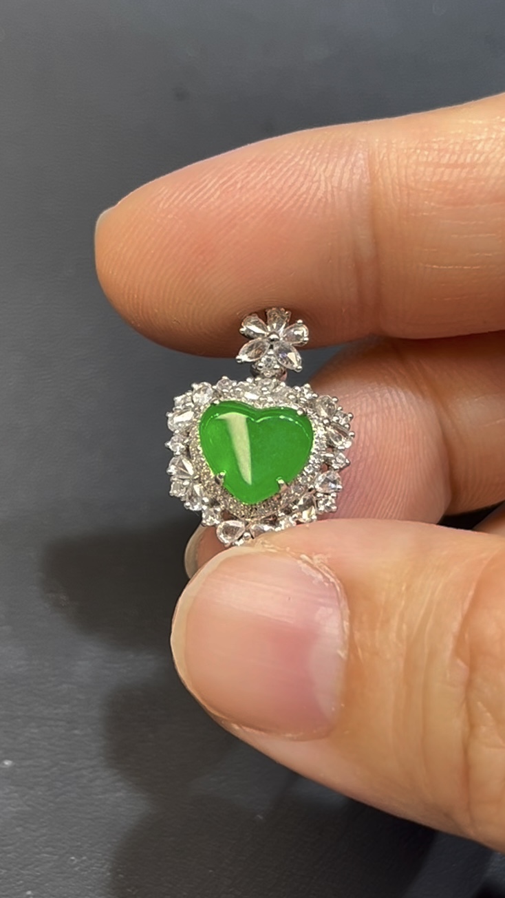 翡翠心形吊墜 編號641 天然A貨玉石 18K白金鑽石鑲嵌 小巧精緻 色澤亮麗 高級珠寶推薦 6 翡翠心形吊墜 編號641 天然A貨玉石 18K白金鑽石鑲嵌 小巧精緻 色澤亮麗 高級珠寶推薦 - Image 6