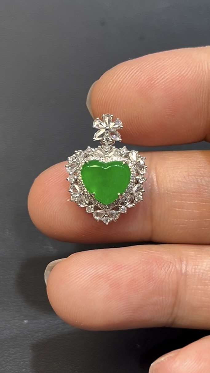 翡翠心形吊墜 編號641 天然A貨玉石 18K白金鑽石鑲嵌 小巧精緻 色澤亮麗 高級珠寶推薦 11 翡翠心形吊墜 編號641 天然A貨玉石 18K白金鑽石鑲嵌 小巧精緻 色澤亮麗 高級珠寶推薦 - Image 11