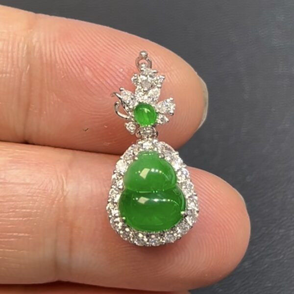 翡翠葫蘆吊墜 18K白金鑲嵌 鑽石點綴 福祿寓意 收藏首選 編號#643
