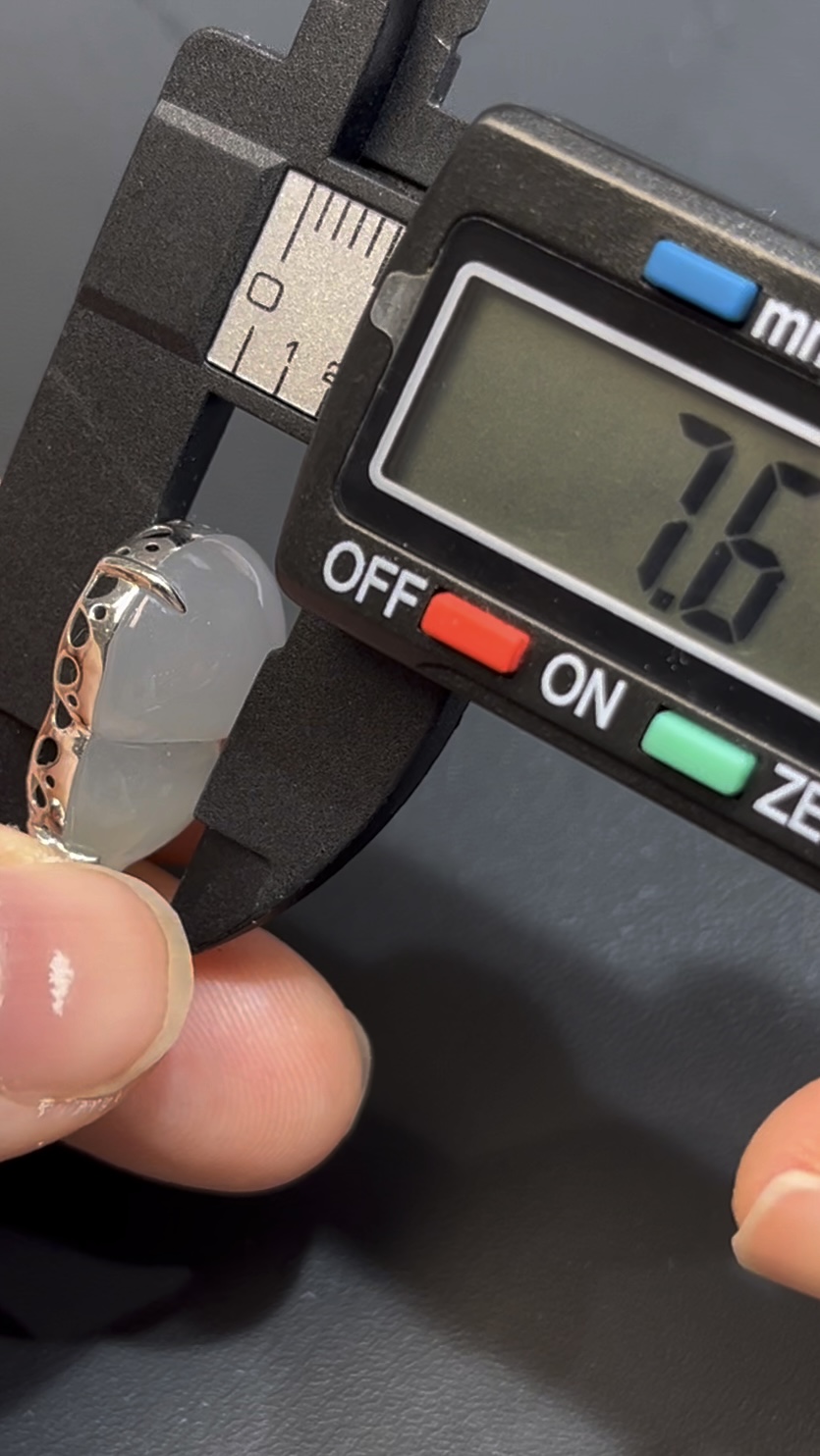 冰白翡翠葫蘆吊墜 18K白金枝葉設計 福祿寓意 天然玉石 收藏首選 編號#644 7 冰白翡翠葫蘆吊墜 18K白金枝葉設計 福祿寓意 天然玉石 收藏首選 編號#644 - Image 7