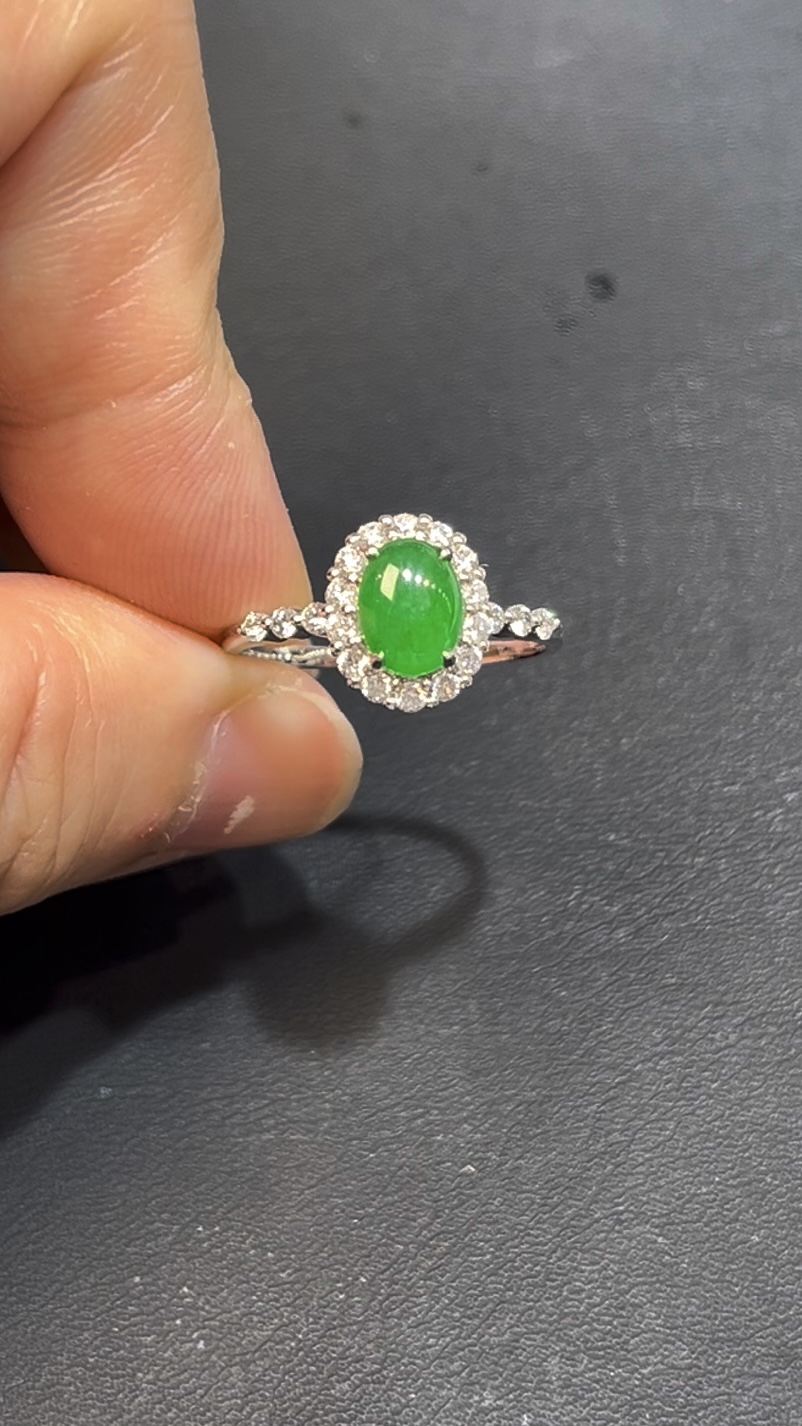 天然冰種翡翠戒指 編號#648|蛋面主石|鑽石環繞|時尚開運精品 2 天然冰種翡翠戒指 編號#648|蛋面主石|鑽石環繞|時尚開運精品 - Image 2