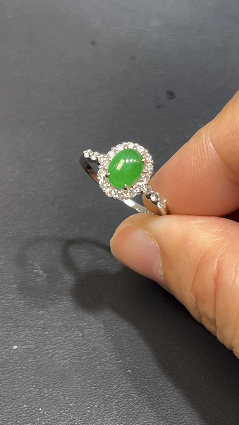 天然冰種翡翠戒指 編號#648|蛋面主石|鑽石環繞|時尚開運精品 3 天然冰種翡翠戒指 編號#648|蛋面主石|鑽石環繞|時尚開運精品 - Image 3