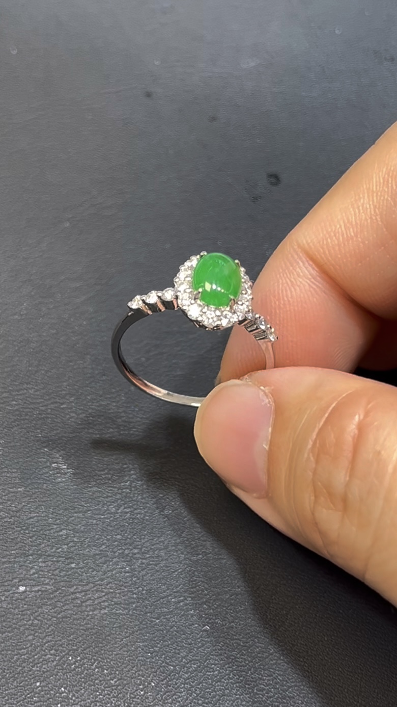 天然冰種翡翠戒指 編號#648|蛋面主石|鑽石環繞|時尚開運精品 6 天然冰種翡翠戒指 編號#648|蛋面主石|鑽石環繞|時尚開運精品 - Image 6