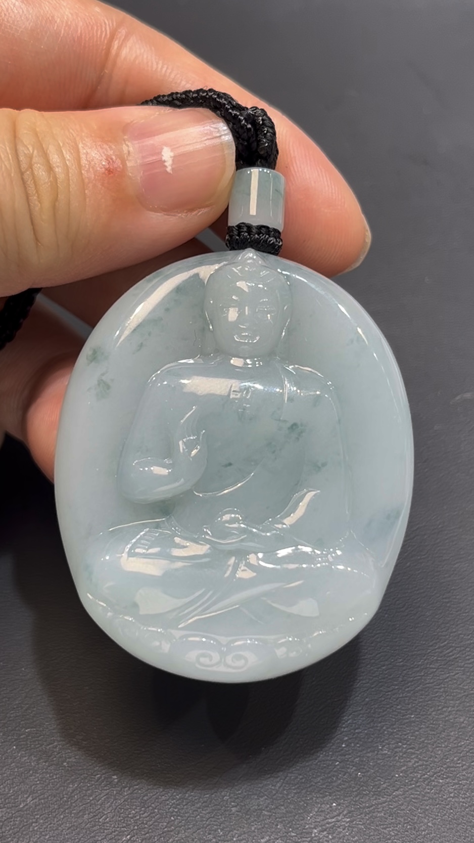 翡翠佛祖吊墜 編號#651|玉質細膩如脂|正坐莊嚴造型|慈悲守護 收藏首選 2 翡翠佛祖吊墜 編號#651|玉質細膩如脂|正坐莊嚴造型|慈悲守護 收藏首選 - Image 2