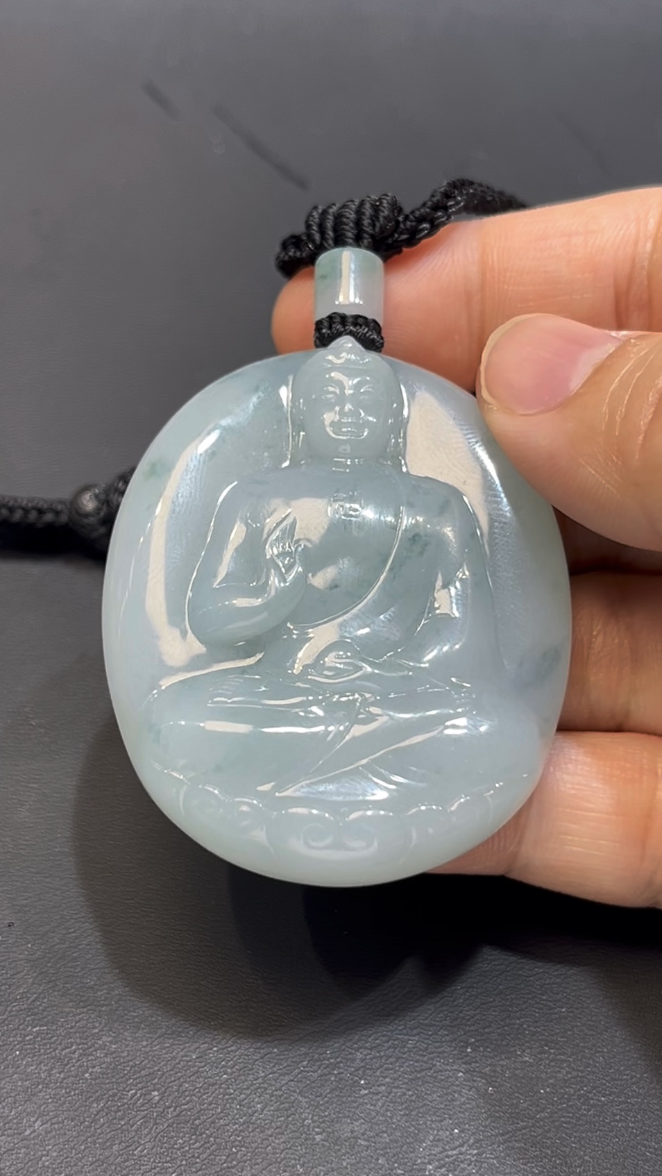 翡翠佛祖吊墜 編號#651|玉質細膩如脂|正坐莊嚴造型|慈悲守護 收藏首選 3 翡翠佛祖吊墜 編號#651|玉質細膩如脂|正坐莊嚴造型|慈悲守護 收藏首選 - Image 3