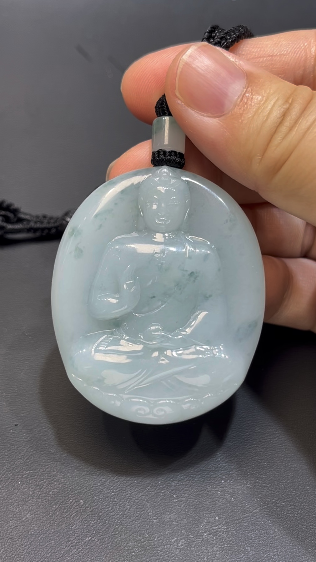 翡翠佛祖吊墜 編號#651|玉質細膩如脂|正坐莊嚴造型|慈悲守護 收藏首選 5 翡翠佛祖吊墜 編號#651|玉質細膩如脂|正坐莊嚴造型|慈悲守護 收藏首選 - Image 5