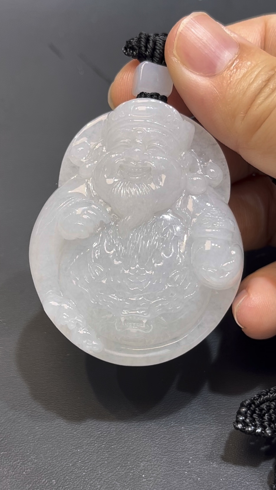 翡翠財神吊墜 編號#652|玉質細膩如脂|立體雕刻造型|招財寓意 收藏首選 3 翡翠財神吊墜 編號#652|玉質細膩如脂|立體雕刻造型|招財寓意 收藏首選 - Image 3