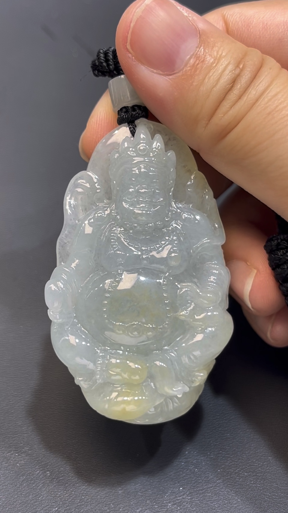 編號#653 翡翠黃財神吊墜|細膩玉料|元寶法器設計|限量雕刻藝術品 1 編號#653 翡翠黃財神吊墜|細膩玉料|元寶法器設計|限量雕刻藝術品