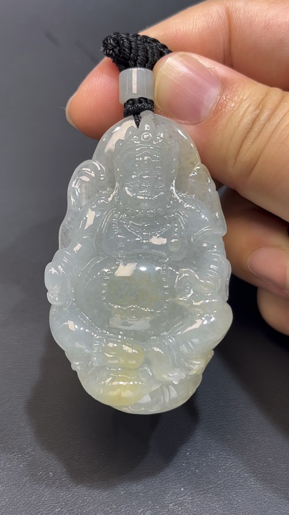 編號#653 翡翠黃財神吊墜|細膩玉料|元寶法器設計|限量雕刻藝術品 2 編號#653 翡翠黃財神吊墜|細膩玉料|元寶法器設計|限量雕刻藝術品 - Image 2