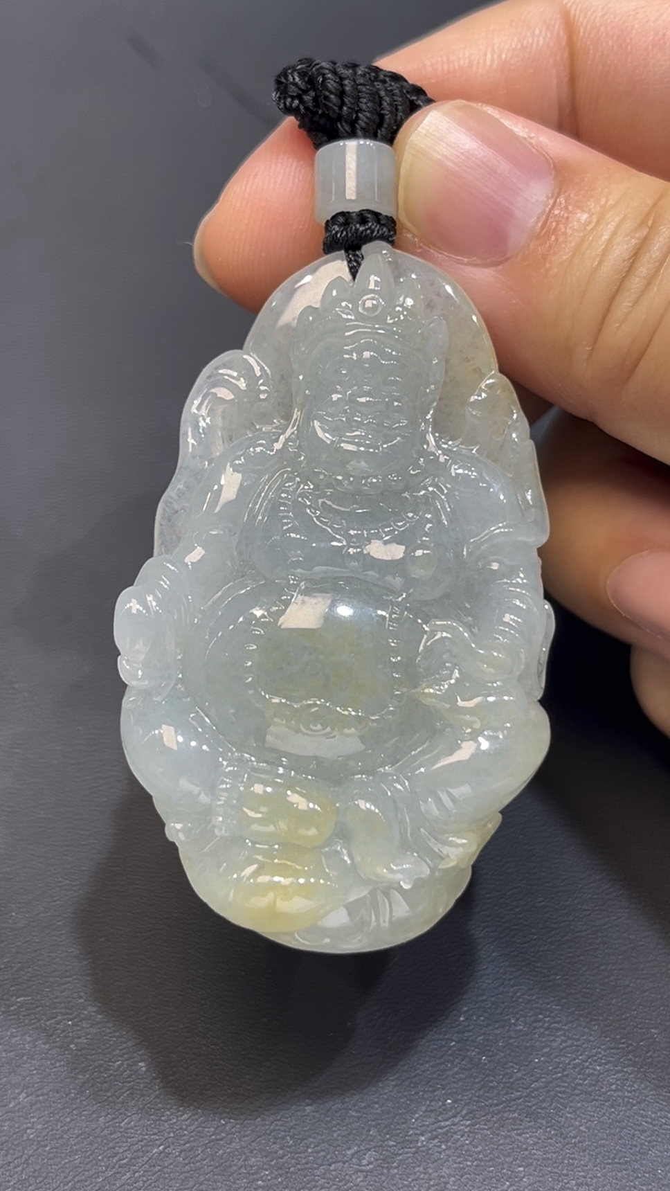 編號#653 翡翠黃財神吊墜|細膩玉料|元寶法器設計|限量雕刻藝術品 3 編號#653 翡翠黃財神吊墜|細膩玉料|元寶法器設計|限量雕刻藝術品 - Image 3