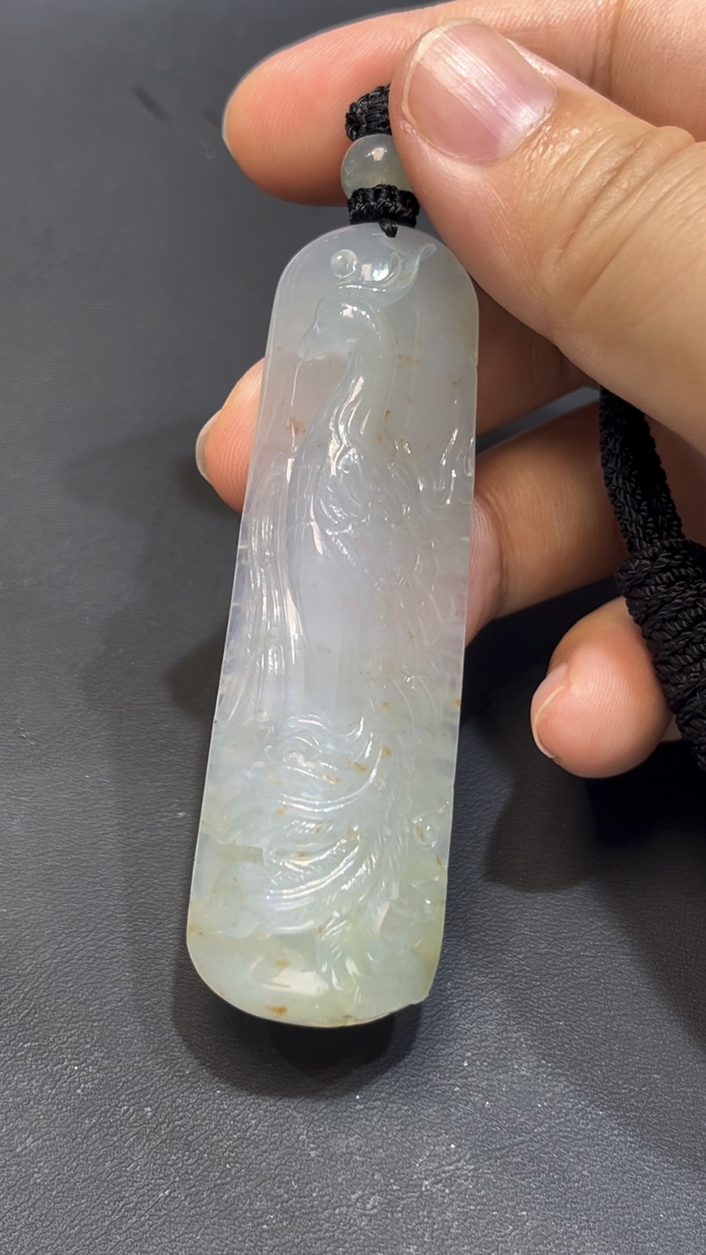 翡翠鳳凰吊墜 編號#654|站立造型 尾部下垂|灑金紋理 天然玉料 收藏首選 5 翡翠鳳凰吊墜 編號#654|站立造型 尾部下垂|灑金紋理 天然玉料 收藏首選 - Image 5