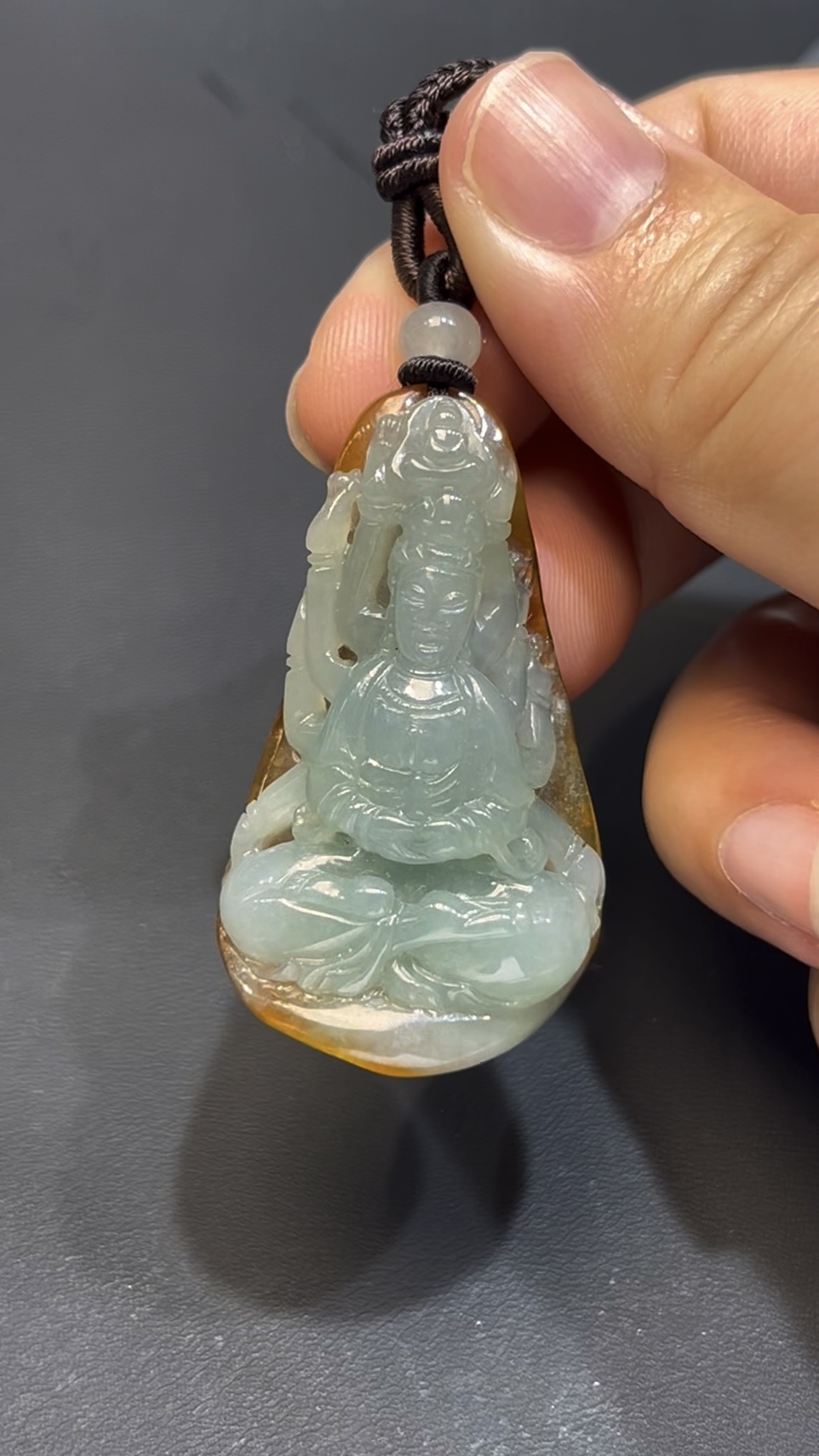 翡翠千手觀音吊墜 編號#655|立體雕刻造型|天然黃皮特色|慈悲守護 收藏首選 1 翡翠千手觀音吊墜 編號#655|立體雕刻造型|天然黃皮特色|慈悲守護 收藏首選