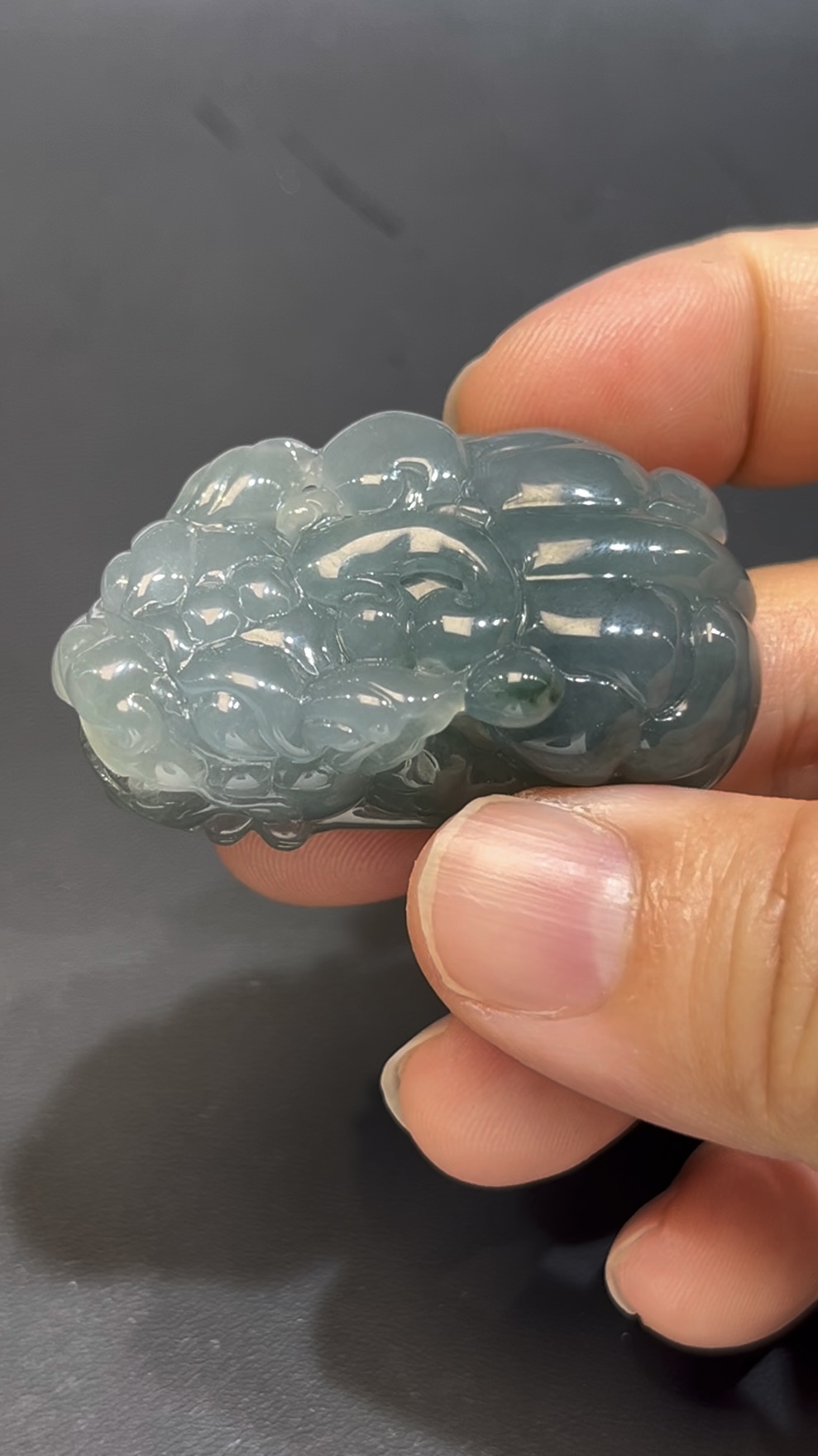 翡翠貔貅吊墜 編號#657|立體雕刻|淺藍至灰藍漸層|招財守護 收藏首選 5 翡翠貔貅吊墜 編號#657|立體雕刻|淺藍至灰藍漸層|招財守護 收藏首選 - Image 5