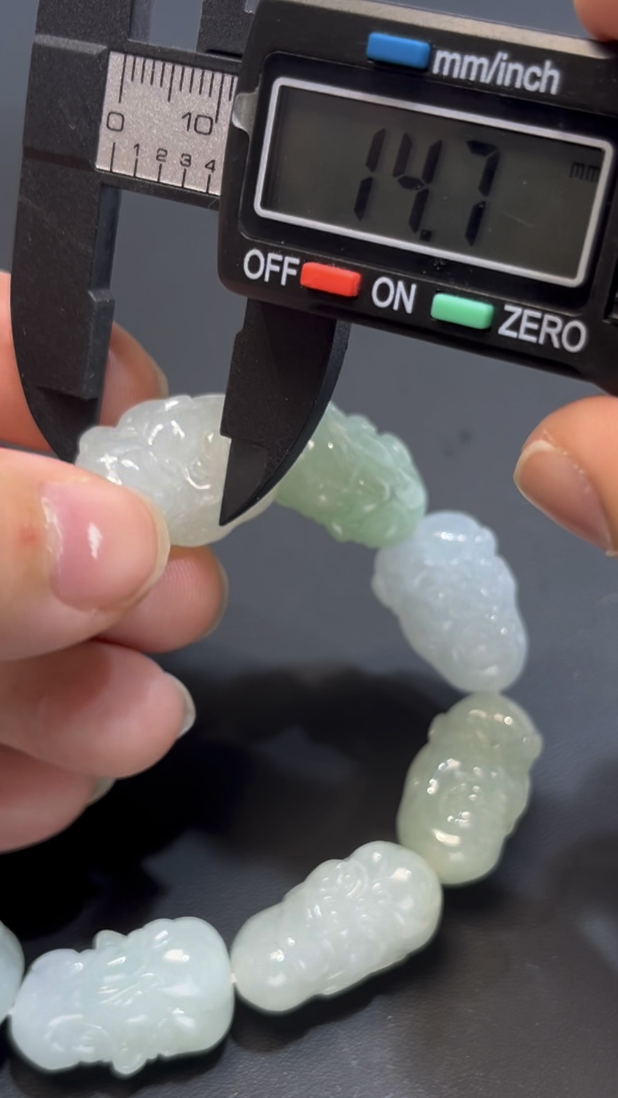 翡翠佛頭手串 編號#658|立體雕刻造型|天然玉料|守護寓意 收藏首選 5 翡翠佛頭手串 編號#658|立體雕刻造型|天然玉料|守護寓意 收藏首選 - Image 5