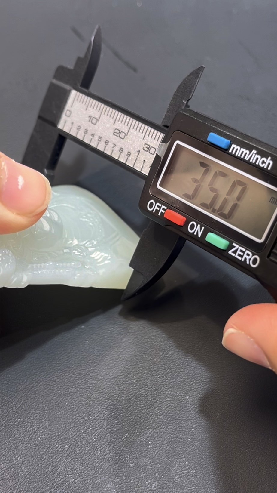 翡翠觀音頭像吊墜 編號#659|精雕細琢 線條到位|天然玉料 慈悲守護 收藏首選 9 翡翠觀音頭像吊墜 編號#659|精雕細琢 線條到位|天然玉料 慈悲守護 收藏首選 - Image 9