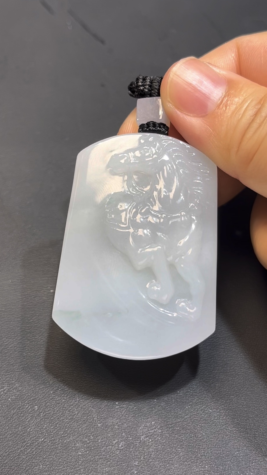 翡翠馬吊墜 編號#661|奔跑姿態 厚裝雕刻|幼潔玉質 動感設計 收藏首選 1 翡翠馬吊墜 編號#661|奔跑姿態 厚裝雕刻|幼潔玉質 動感設計 收藏首選