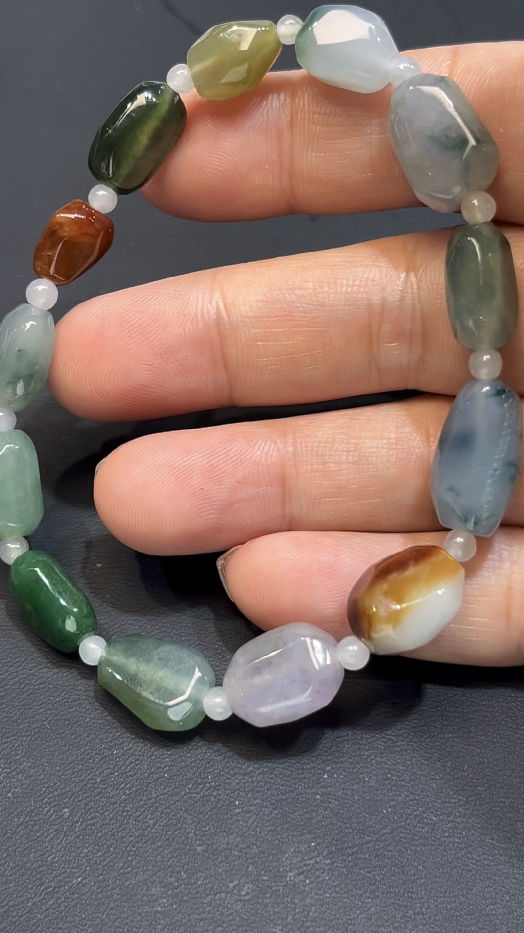 翡翠多寶手串 編號#666|不規則造型 多色碰撞|天然玉料 個性設計 收藏首選 2 翡翠多寶手串 編號#666|不規則造型 多色碰撞|天然玉料 個性設計 收藏首選 - Image 2