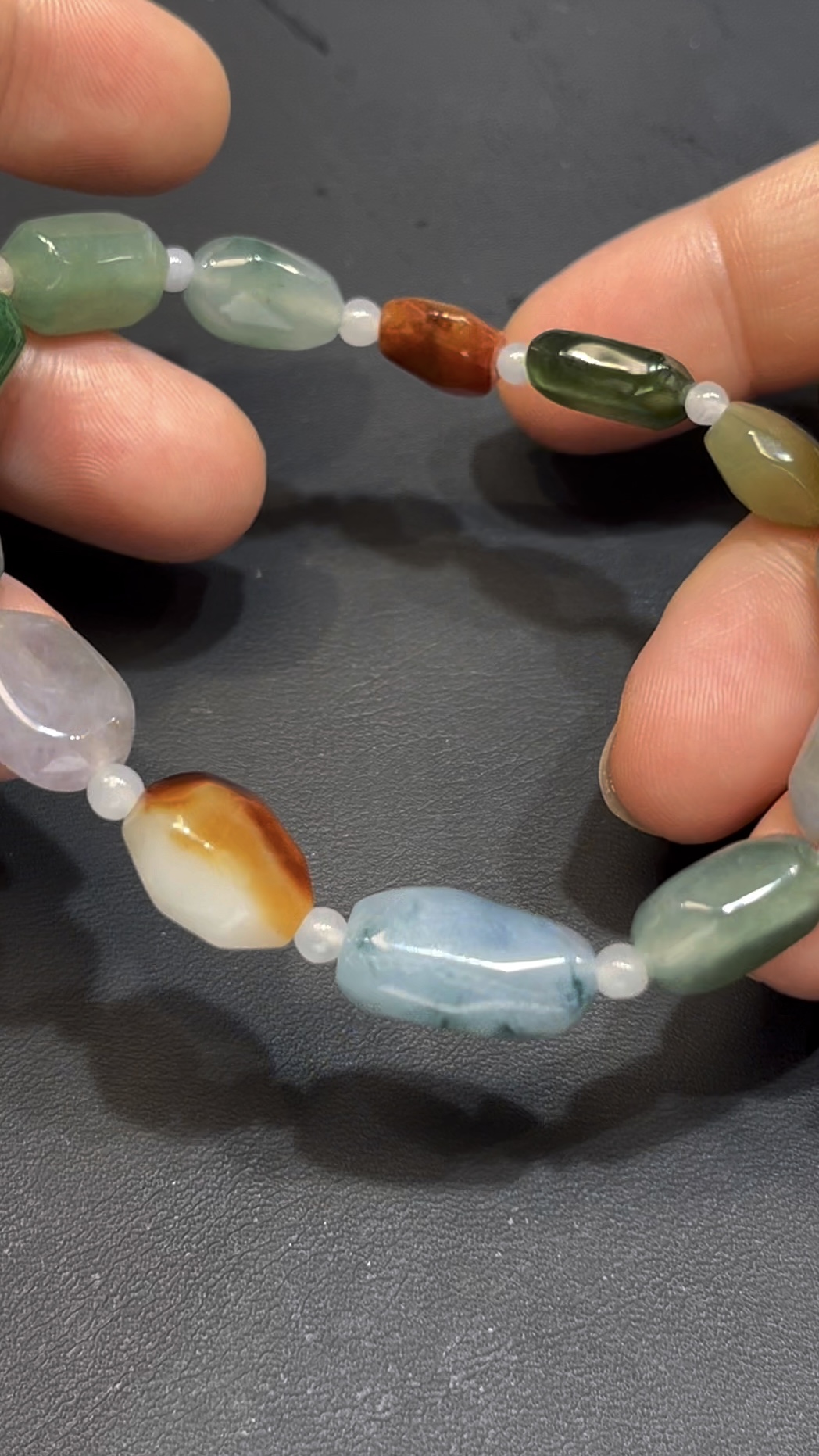 翡翠多寶手串 編號#666|不規則造型 多色碰撞|天然玉料 個性設計 收藏首選 4 翡翠多寶手串 編號#666|不規則造型 多色碰撞|天然玉料 個性設計 收藏首選 - Image 4