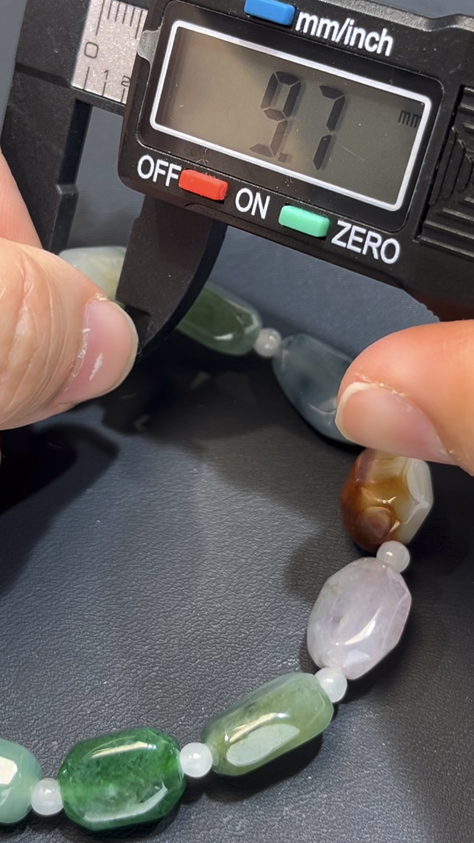 翡翠多寶手串 編號#666|不規則造型 多色碰撞|天然玉料 個性設計 收藏首選 12 翡翠多寶手串 編號#666|不規則造型 多色碰撞|天然玉料 個性設計 收藏首選 - Image 12