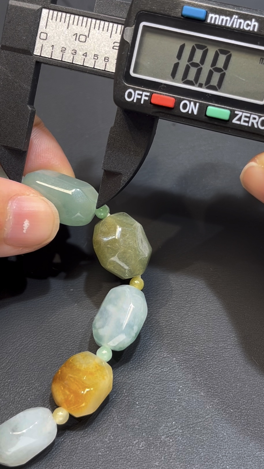 天然翡翠多寶手串 編號#667|自由混搭風格|特色珠粒|開運精品推薦 3 天然翡翠多寶手串 編號#667|自由混搭風格|特色珠粒|開運精品推薦 - Image 3