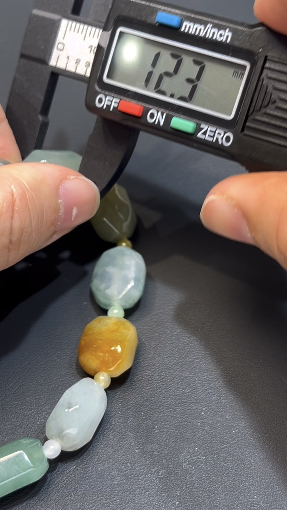 天然翡翠多寶手串 編號#667|自由混搭風格|特色珠粒|開運精品推薦 4 天然翡翠多寶手串 編號#667|自由混搭風格|特色珠粒|開運精品推薦 - Image 4