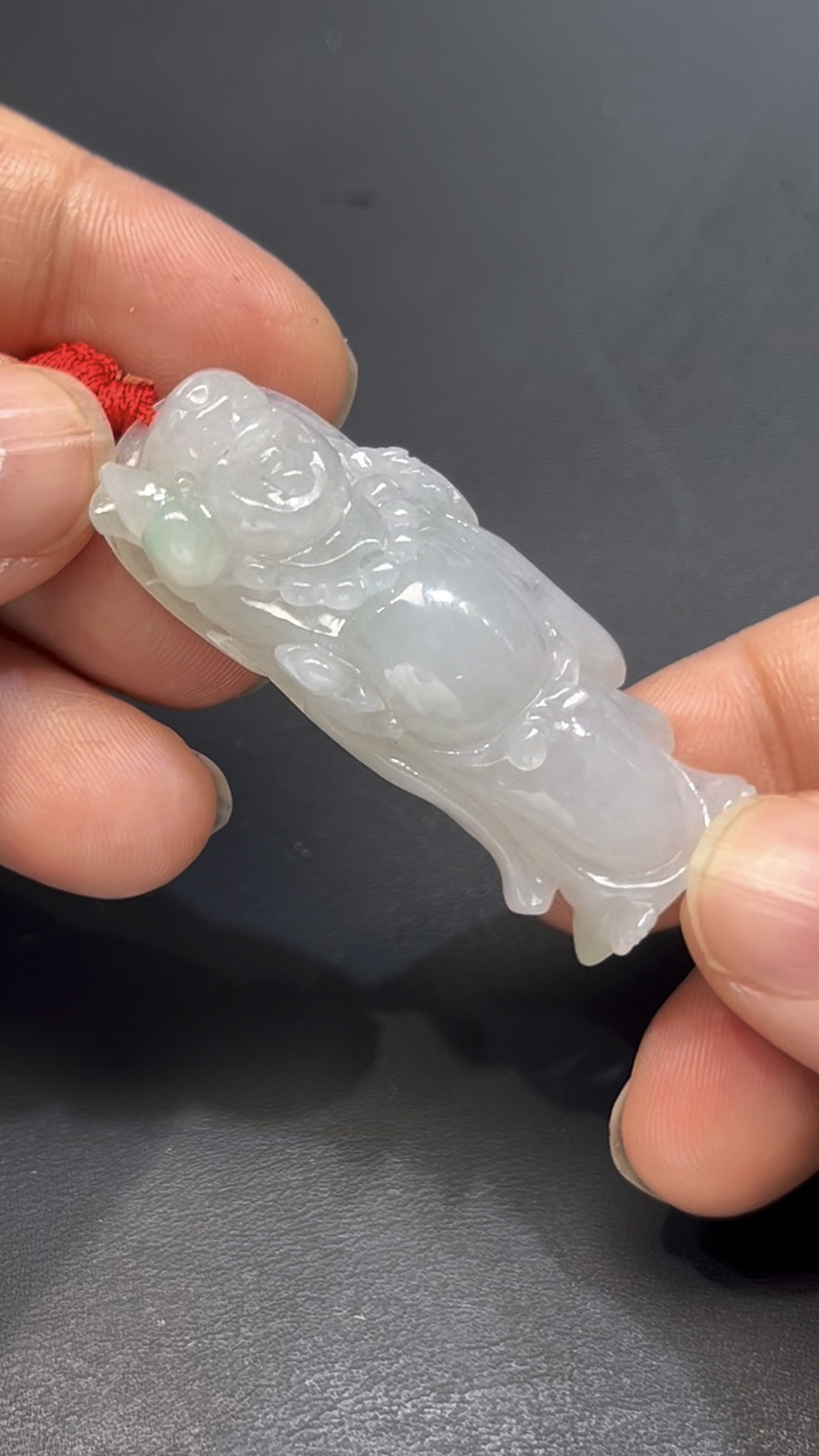 翡翠站佛吊墜 編號#672|立體雕刻 可站立設計|天然玉料 收藏首選 8 翡翠站佛吊墜 編號#672|立體雕刻 可站立設計|天然玉料 收藏首選 - Image 8