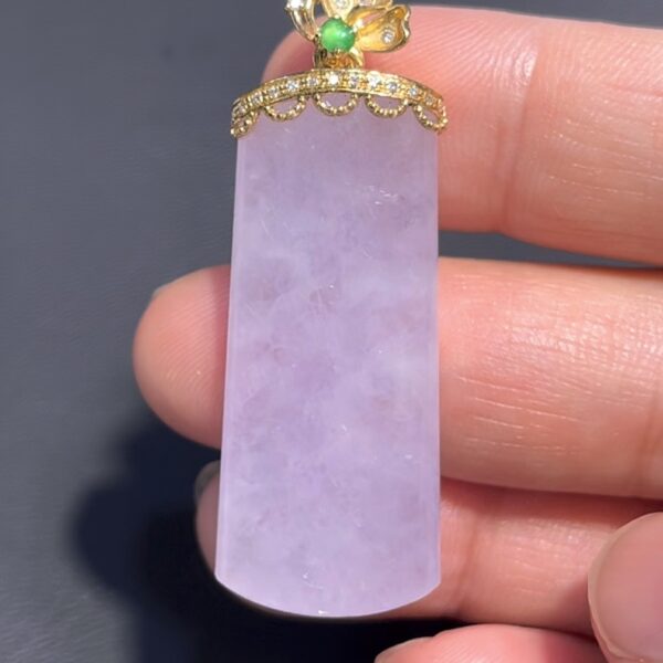 天然翡翠紫羅蘭吊墜 編號#677｜無事牌造型｜高種水｜蝴蝶設計 開運精品