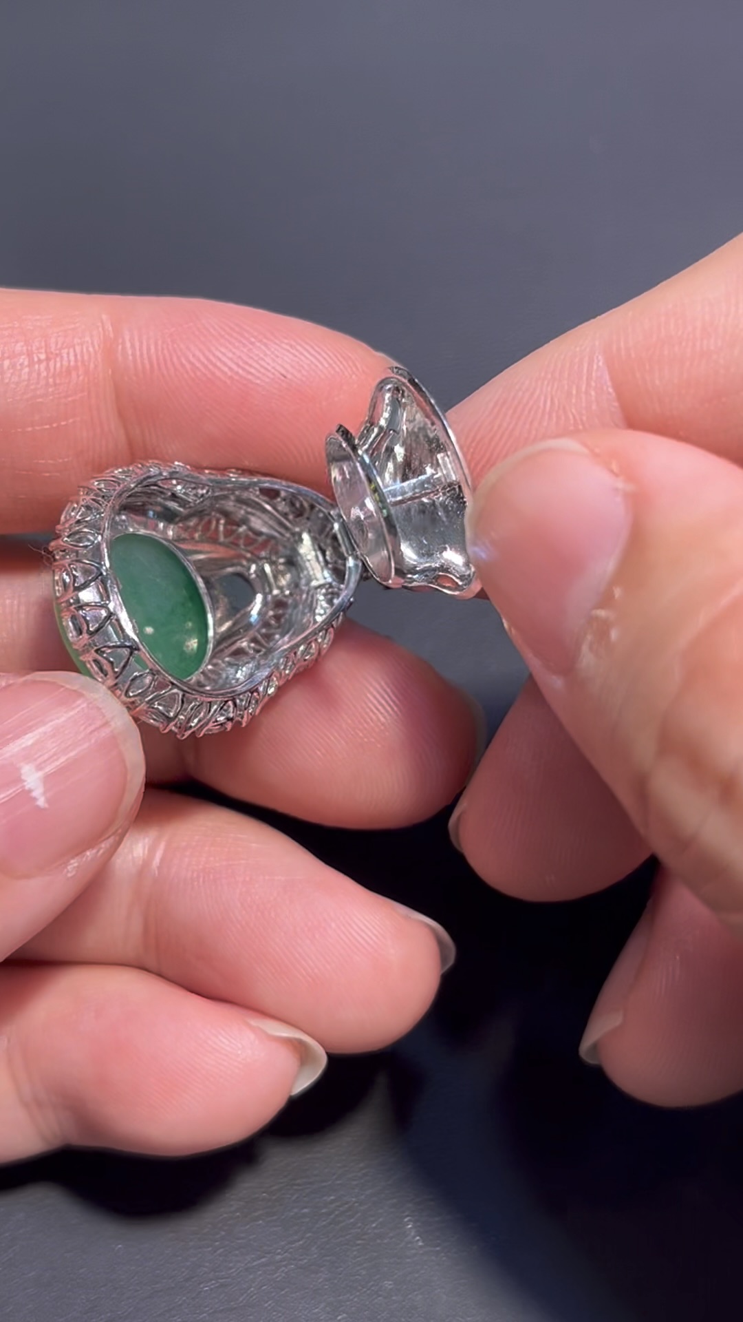 天然翡翠葫蘆吊墜 編號#680|豪華鑲嵌設計|福祿寓意|限量高端精品 5 天然翡翠葫蘆吊墜 編號#680|豪華鑲嵌設計|福祿寓意|限量高端精品 - Image 5