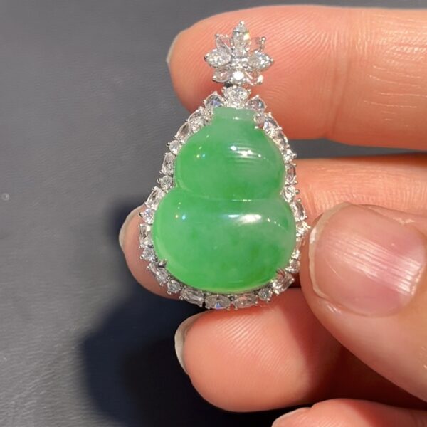 天然翡翠葫蘆吊墜 編號#680｜豪華鑲嵌設計｜福祿寓意｜限量高端精品