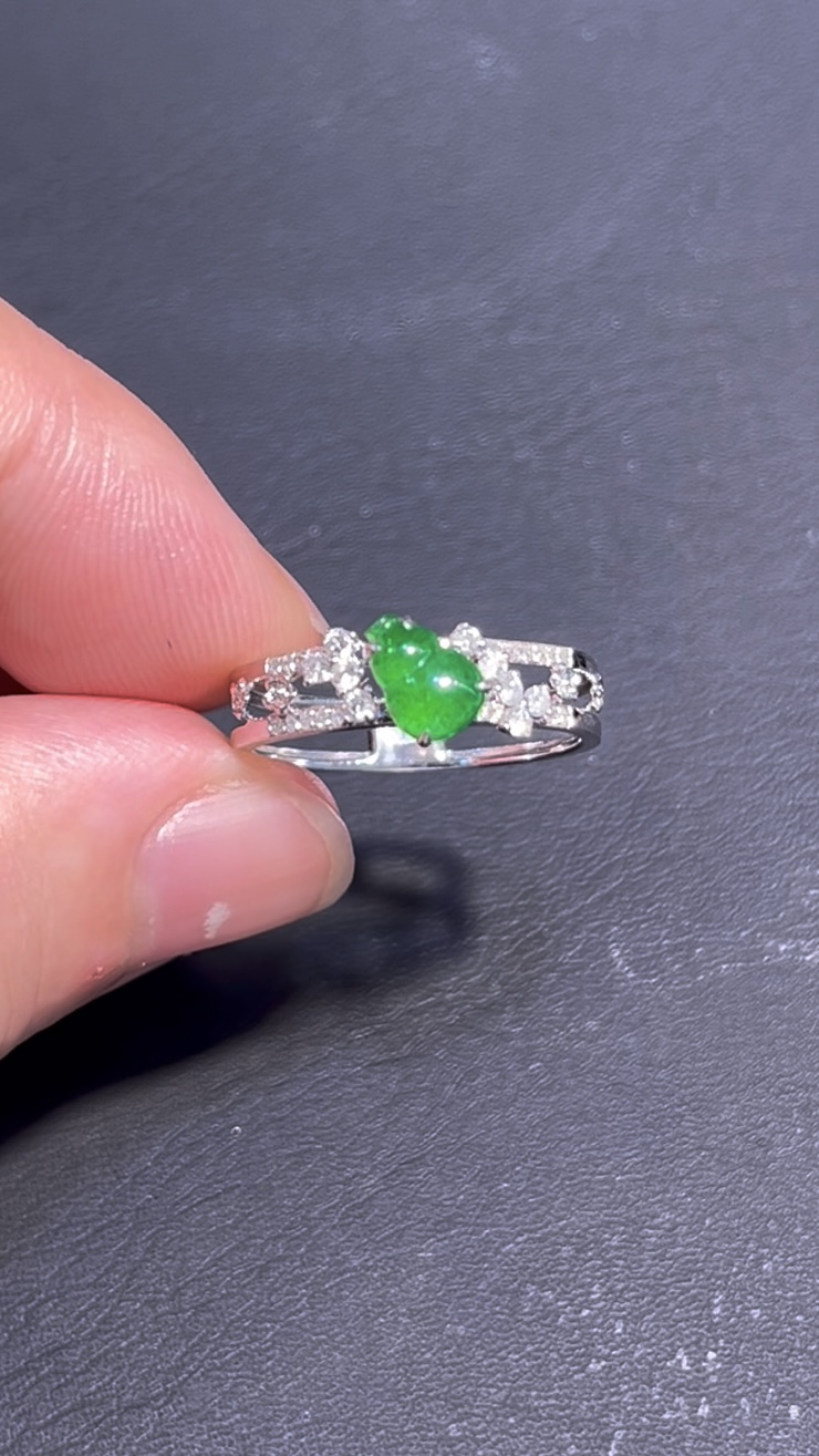 翡翠葫蘆戒指 編號#685|色澤鮮綠 小巧精美|福祿寓意 限量精品推薦 4 翡翠葫蘆戒指 編號#685|色澤鮮綠 小巧精美|福祿寓意 限量精品推薦 - Image 4