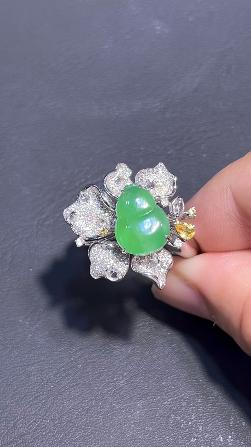 翡翠戒指 編號#688|鮮綠翡翠|豪華花形|福氣開運飾品 1 翡翠戒指 編號#688|鮮綠翡翠|豪華花形|福氣開運飾品