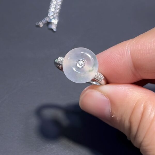 翡翠平安扣戒指 編號#697｜冰透高種水 × 18K白金鑲嵌｜仙氣設計 限量精品推薦