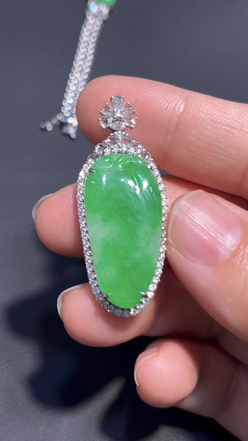 翡翠福瓜吊墜 編號#698|冰透陽綠 × 18K白金鑲嵌|高貴氣質 限量精品推薦 1 翡翠福瓜吊墜 編號#698|冰透陽綠 × 18K白金鑲嵌|高貴氣質 限量精品推薦