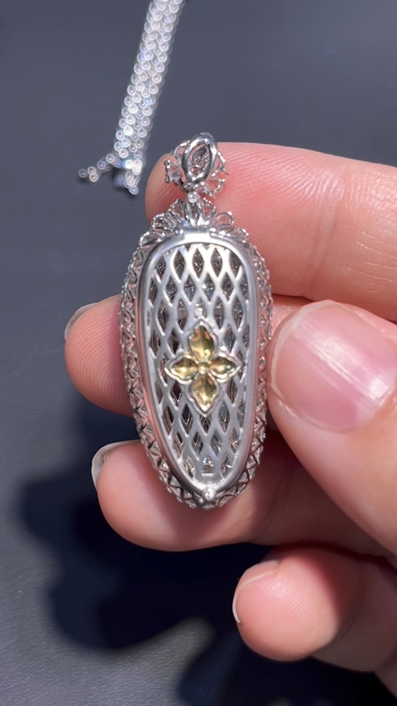 翡翠福瓜吊墜 編號#698|冰透陽綠 × 18K白金鑲嵌|高貴氣質 限量精品推薦 6 翡翠福瓜吊墜 編號#698|冰透陽綠 × 18K白金鑲嵌|高貴氣質 限量精品推薦 - Image 6