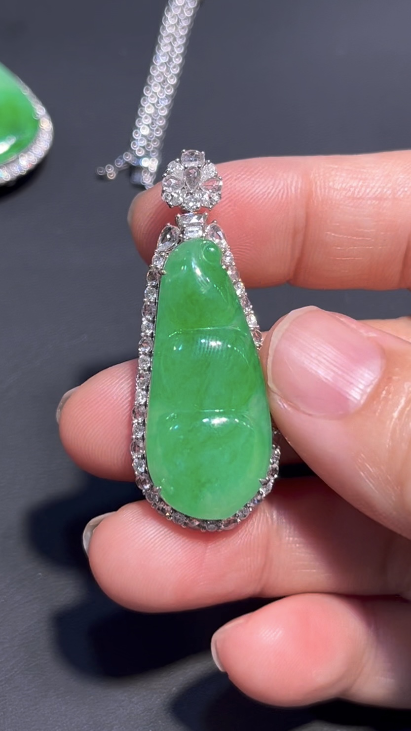 翡翠福豆吊墜 編號#700|冰透陽綠 × 18K白金鑲嵌|高貴氣質 限量精品推薦 5 翡翠福豆吊墜 編號#700|冰透陽綠 × 18K白金鑲嵌|高貴氣質 限量精品推薦 - Image 5