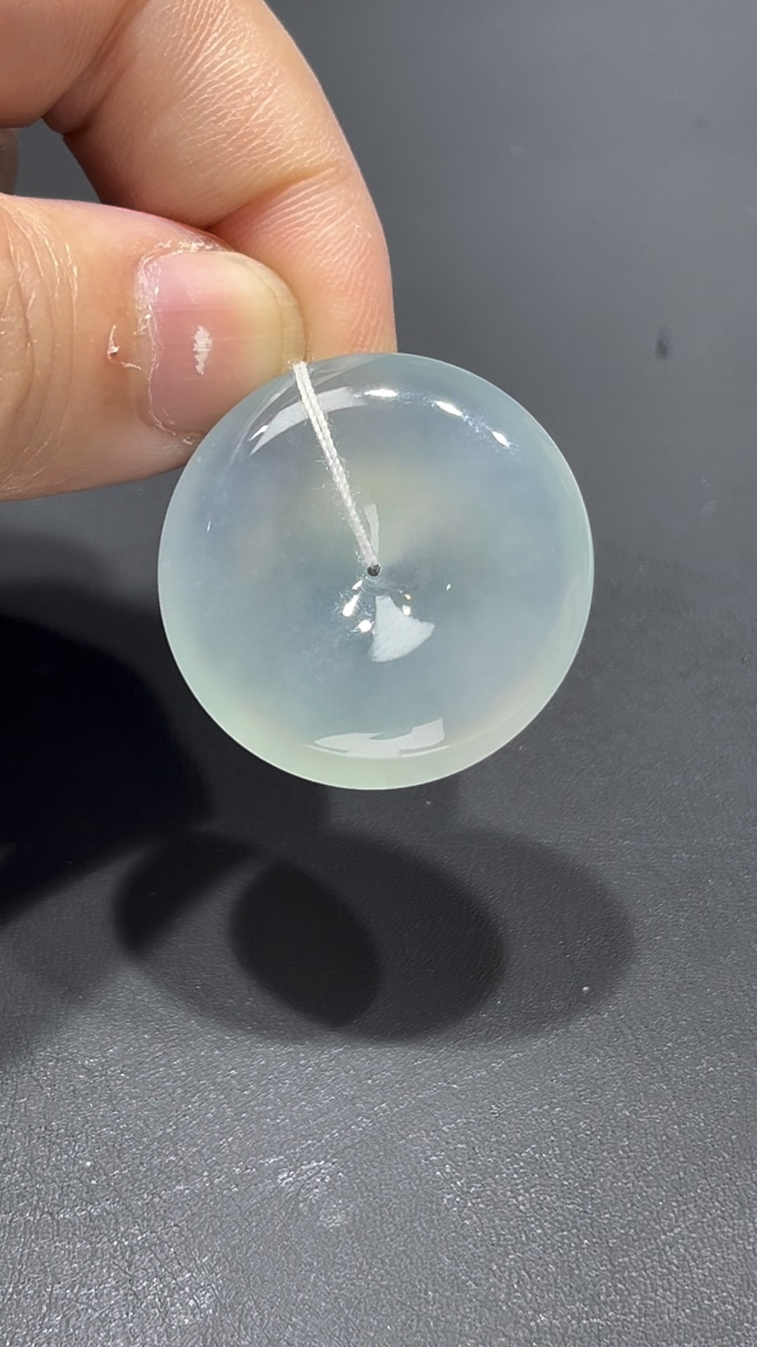 翡翠平安扣 編號#704|白冰老坑種 × 起熒光|高雅靈性 限量收藏推薦 5 翡翠平安扣 編號#704|白冰老坑種 × 起熒光|高雅靈性 限量收藏推薦 - Image 5