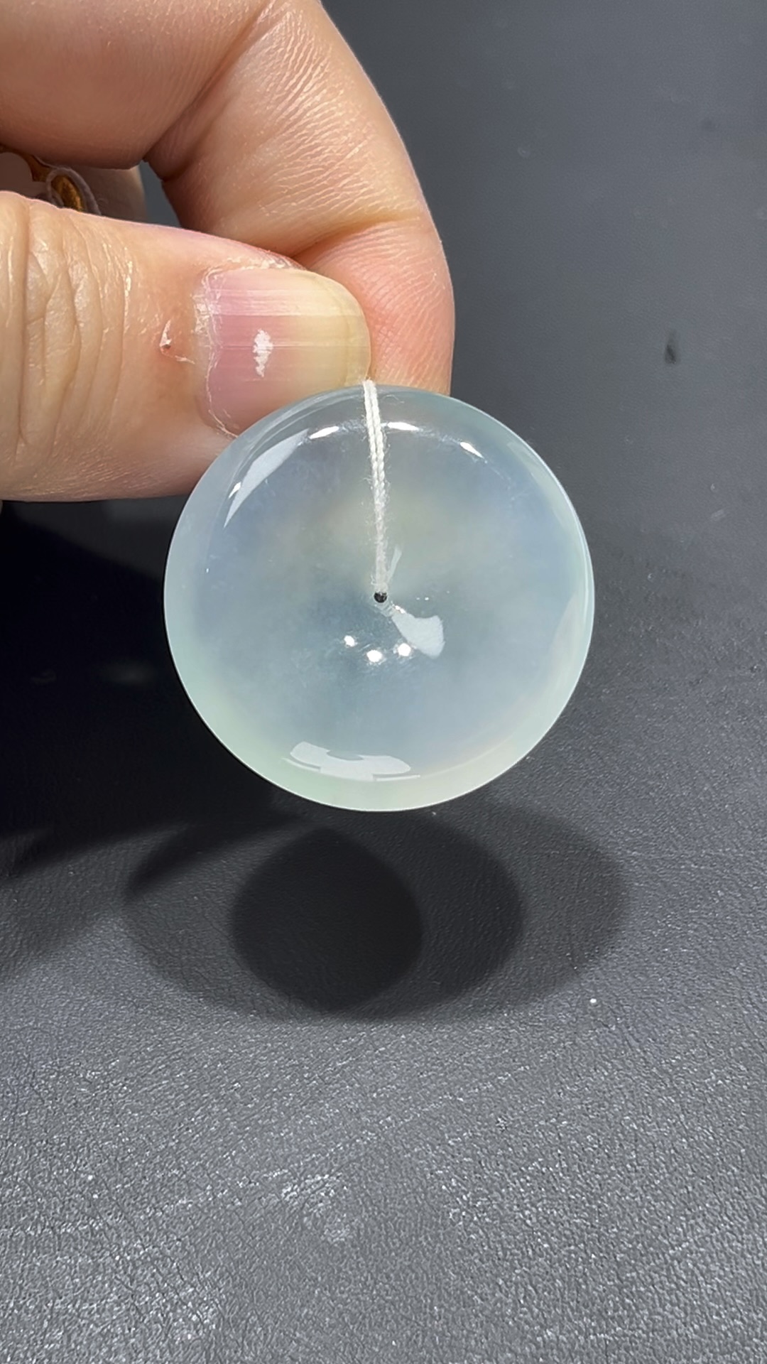 翡翠平安扣 編號#704|白冰老坑種 × 起熒光|高雅靈性 限量收藏推薦 1 翡翠平安扣 編號#704|白冰老坑種 × 起熒光|高雅靈性 限量收藏推薦