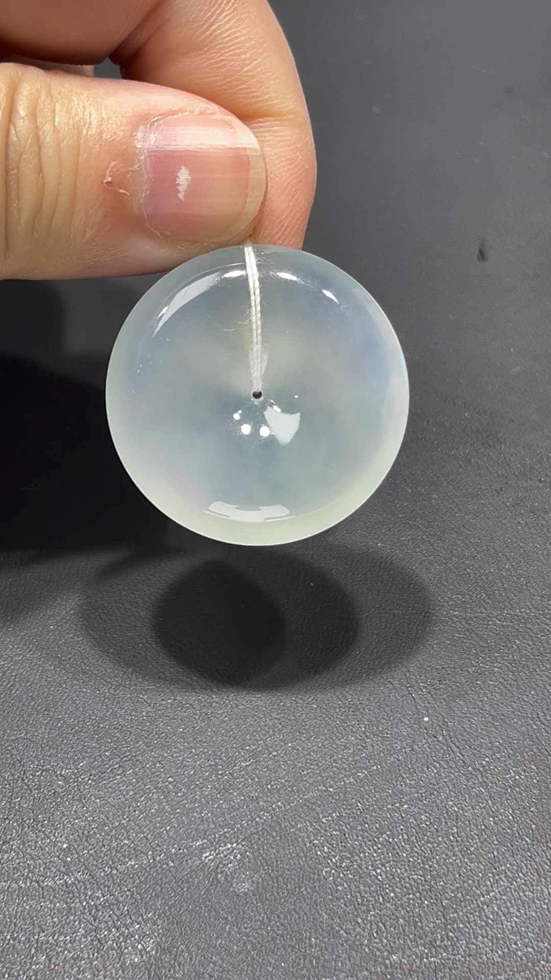 翡翠平安扣 編號#704|白冰老坑種 × 起熒光|高雅靈性 限量收藏推薦 8 翡翠平安扣 編號#704|白冰老坑種 × 起熒光|高雅靈性 限量收藏推薦 - Image 8