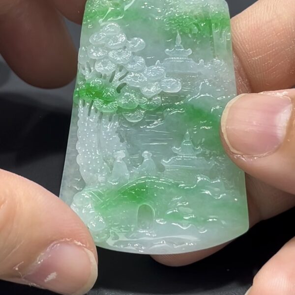 翡翠山水牌 編號#705｜白底青 × 老坑種 × 山水雕刻｜18K金扣 高雅收藏推薦