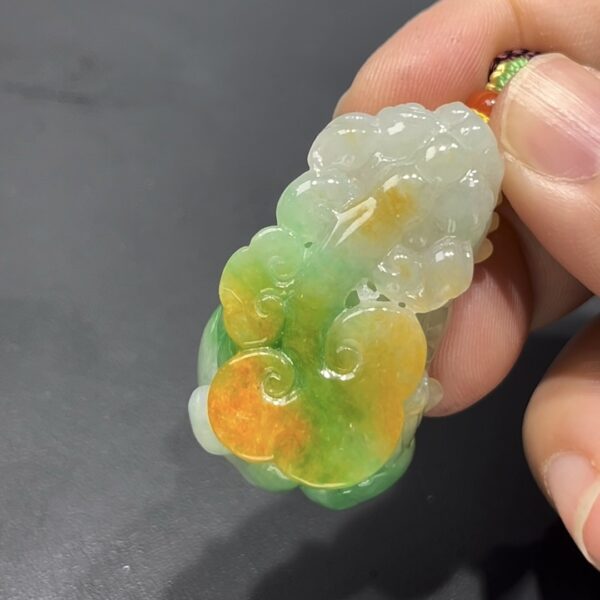 翡翠貔貅｜黃加綠對比色 × 飽滿厚實造型｜招財辟邪翡翠吊墜推薦 #708
