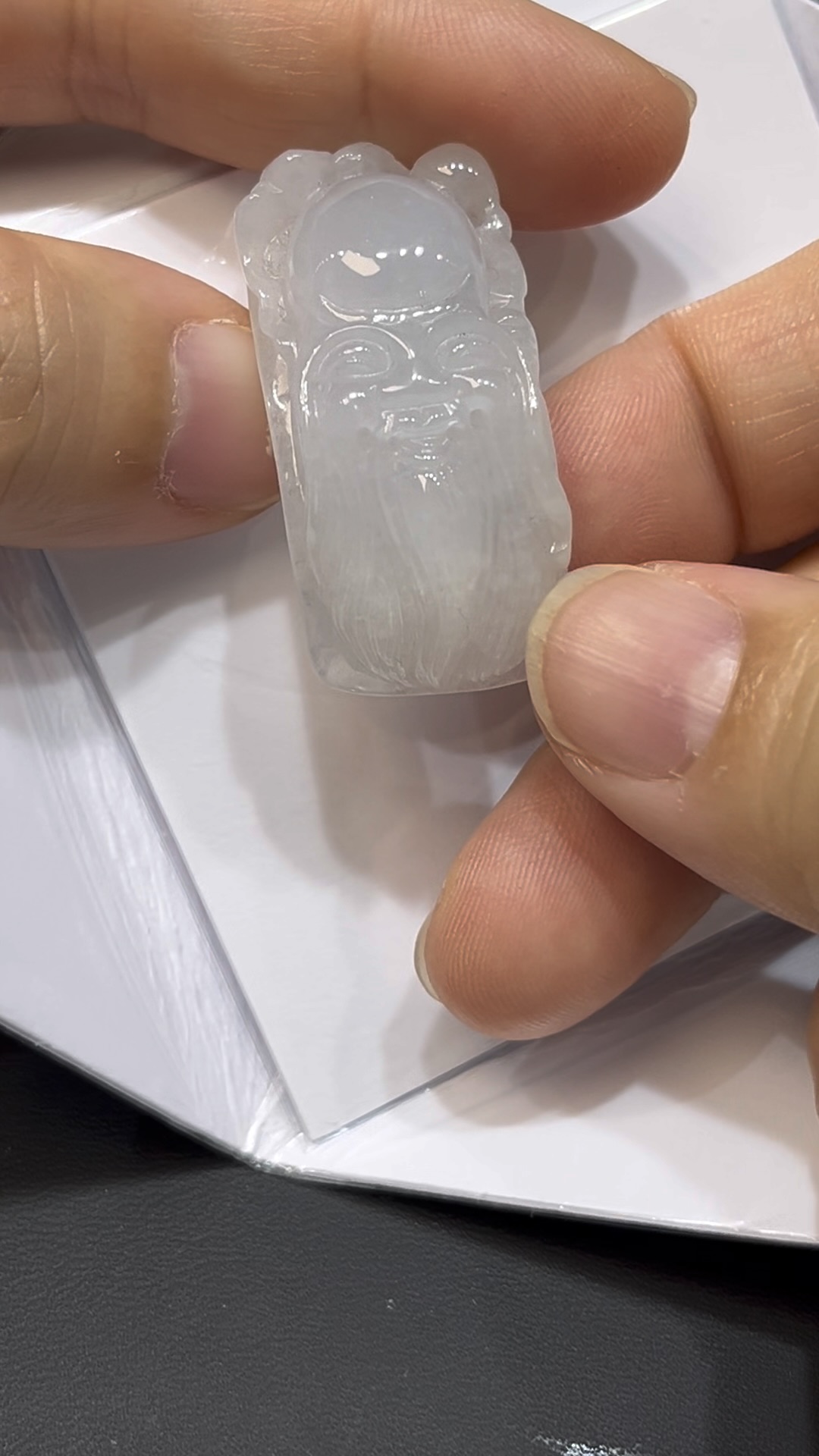 翡翠壽星公吊墜|白玉細膩雕刻 × 尾部打孔設計 × 吊墜手牌二用款|長壽吉祥翡翠推薦 #721 5 翡翠壽星公吊墜|白玉細膩雕刻 × 尾部打孔設計 × 吊墜手牌二用款|長壽吉祥翡翠推薦 #721 - Image 5