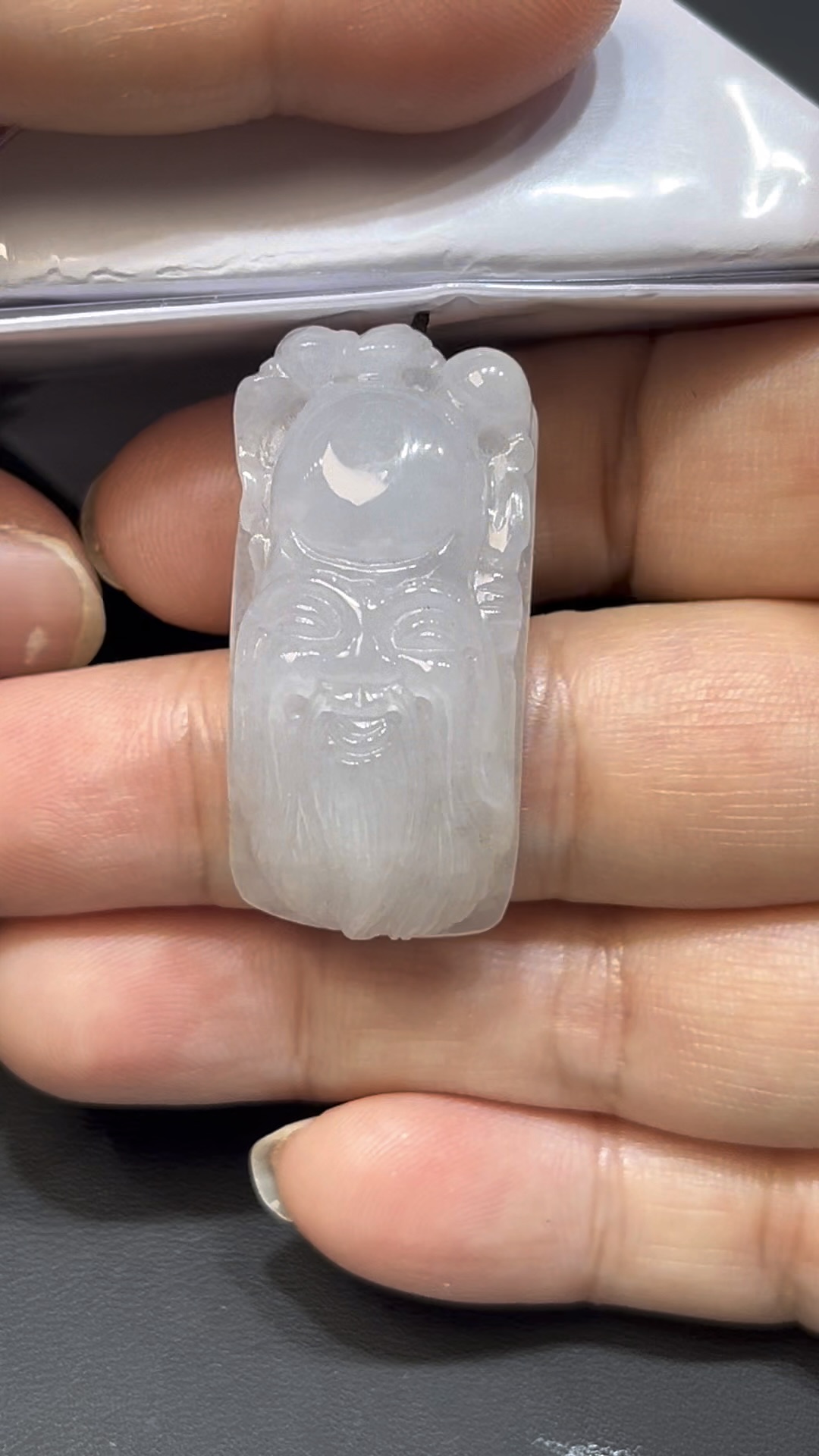 翡翠壽星公吊墜|白玉細膩雕刻 × 尾部打孔設計 × 吊墜手牌二用款|長壽吉祥翡翠推薦 #721 9 翡翠壽星公吊墜|白玉細膩雕刻 × 尾部打孔設計 × 吊墜手牌二用款|長壽吉祥翡翠推薦 #721 - Image 9