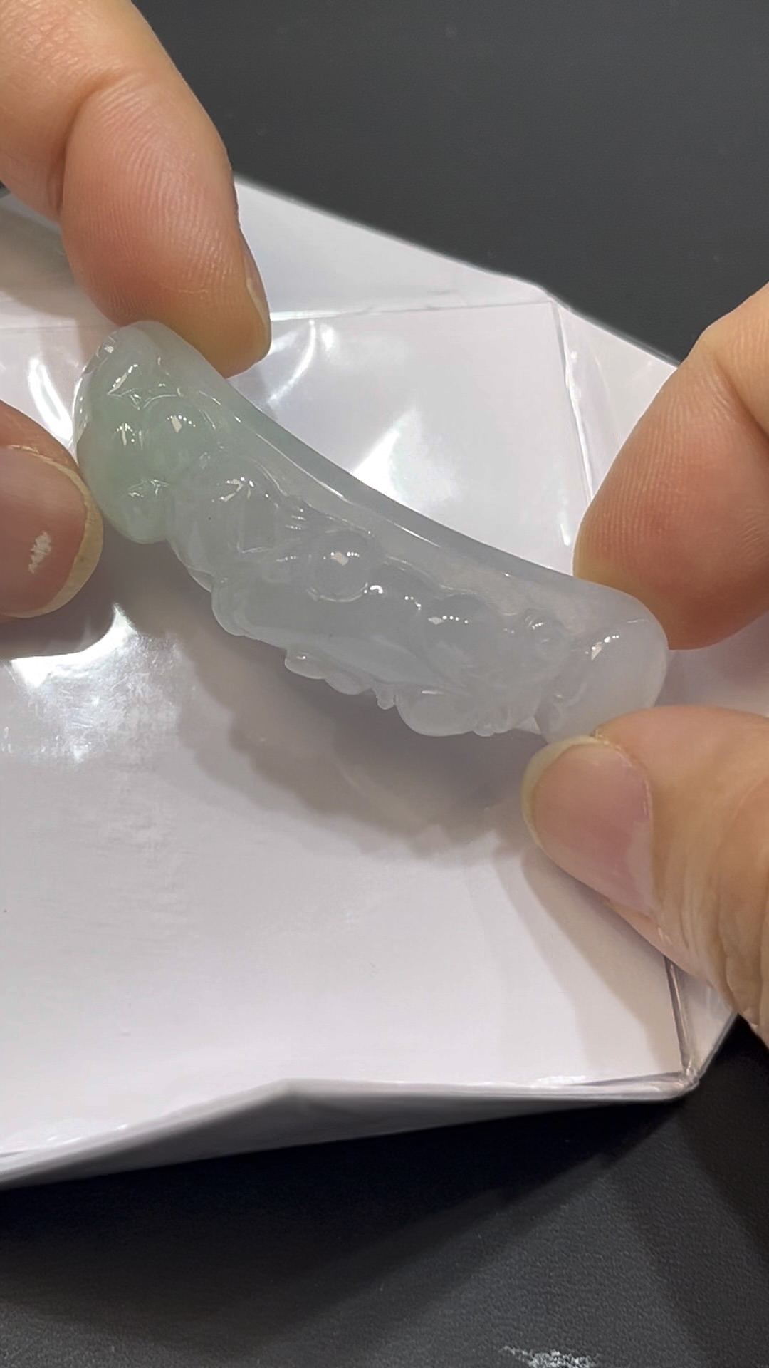 翡翠貔貅手牌|金錢如意雕刻 × 彎曲貼手設計 × 招財辟邪翡翠推薦 #722 2 翡翠貔貅手牌|金錢如意雕刻 × 彎曲貼手設計 × 招財辟邪翡翠推薦 #722 - Image 2