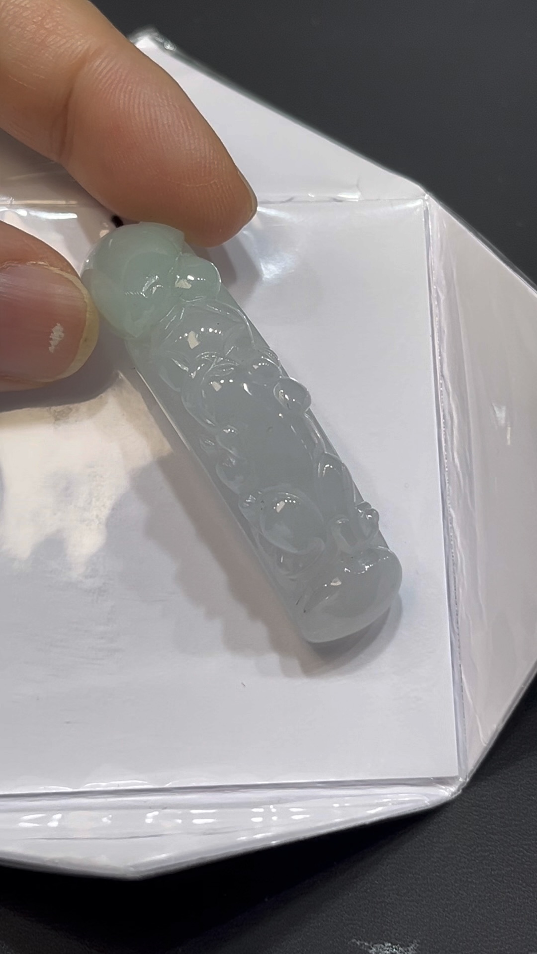 翡翠貔貅手牌|金錢如意雕刻 × 彎曲貼手設計 × 招財辟邪翡翠推薦 #722 9 翡翠貔貅手牌|金錢如意雕刻 × 彎曲貼手設計 × 招財辟邪翡翠推薦 #722 - Image 9