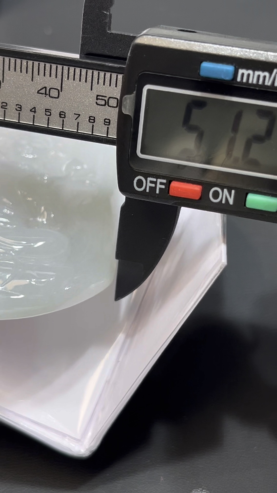 翡翠文殊菩薩吊墜|白玉好水頭 × 智慧劍與蓮花手勢 × 男士正裝首選|性價比翡翠推薦 #727 9 翡翠文殊菩薩吊墜|白玉好水頭 × 智慧劍與蓮花手勢 × 男士正裝首選|性價比翡翠推薦 #727 - Image 9