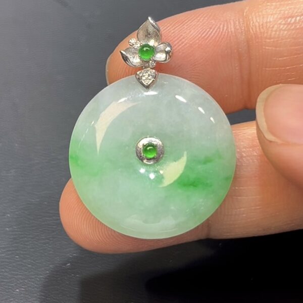 翡翠平安扣吊墜｜白底青玉料 × 18K金花扣 × 女士小巧精品 × 性價比之選｜典雅翡翠推薦 #739