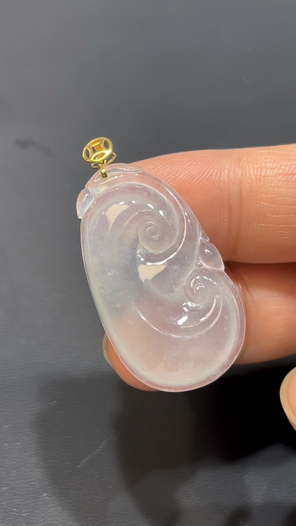 翡翠如意吊墜|白色清透玉料 × 18K金扣 × 女士仙氣小精品 × 性價比之選|典雅翡翠推薦 #740 2 翡翠如意吊墜|白色清透玉料 × 18K金扣 × 女士仙氣小精品 × 性價比之選|典雅翡翠推薦 #740 - Image 2