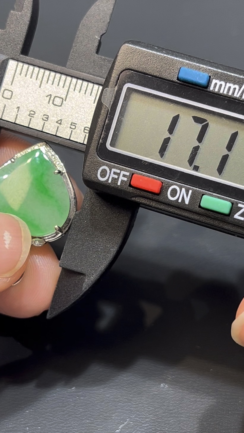 翡翠心形吊墜|清新綠色玉料 × 18K金鑲嵌 × 女士百搭小精品 × 性價比之選|甜美翡翠推薦 #742 10 翡翠心形吊墜|清新綠色玉料 × 18K金鑲嵌 × 女士百搭小精品 × 性價比之選|甜美翡翠推薦 #742 - Image 10